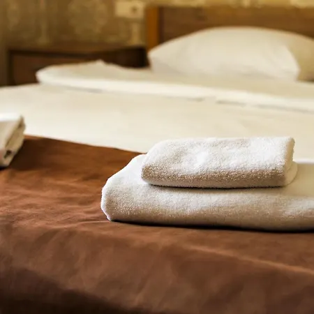 2 Hotel 2*