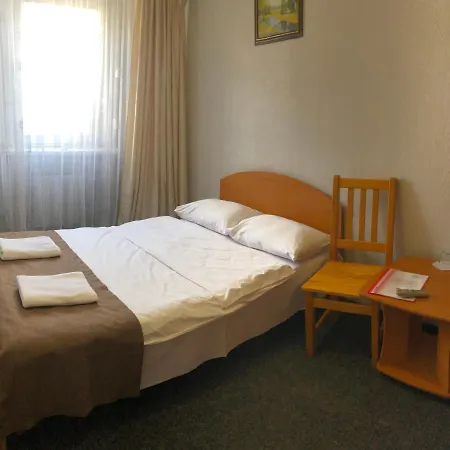 2 Hotel