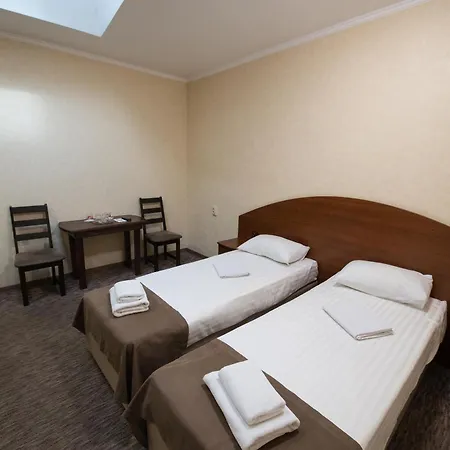2 Hotel