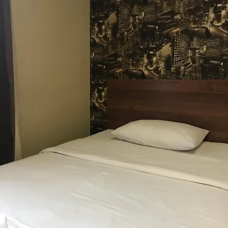 2 Hotel